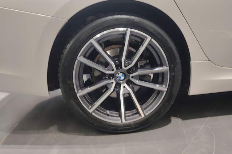 Used BMW 3 Series 2022 320Li M Sport Package Exterior 5