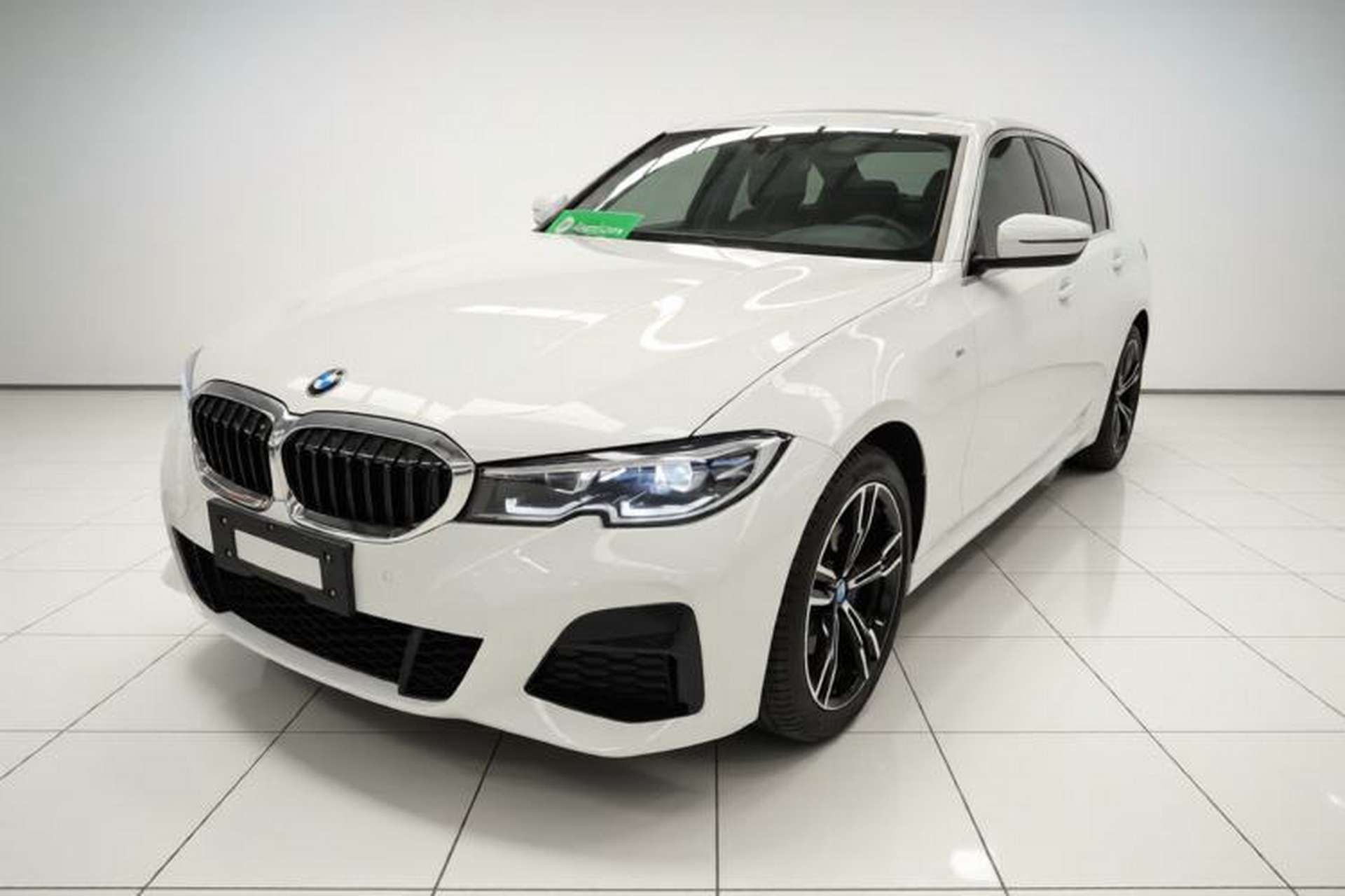 Used BMW 3 Series 2022 325i M Sport Package Front Left 45 Deg