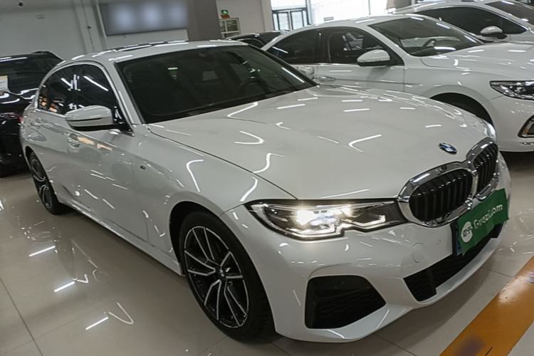 Used BMW 3 Series 2022 325Li M Sport Package Front Right 45 Deg