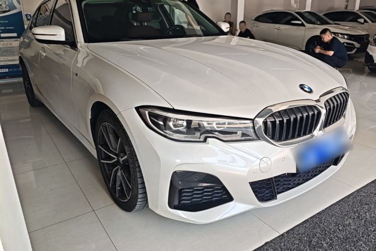 Used BMW 3 Series 2022 325Li M Sport Package Front Right 45 Deg