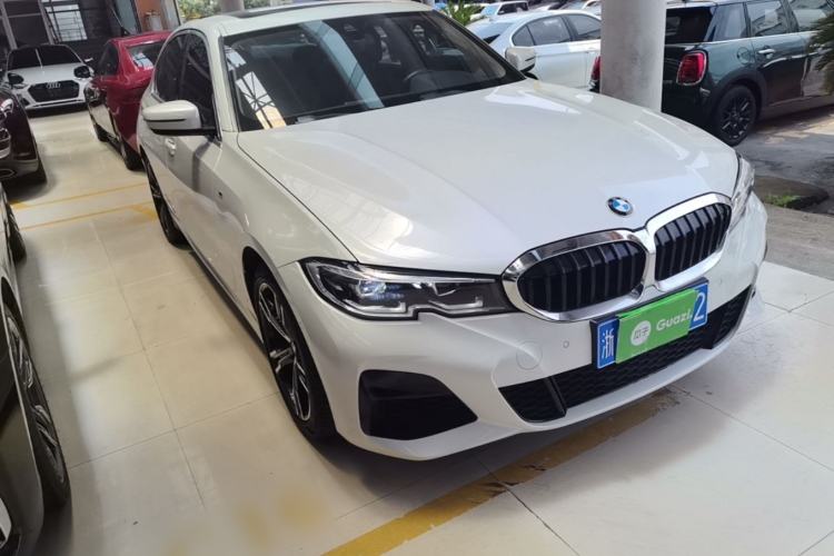 Used BMW 3 Series 2022 325i M Sport Package Front Right 45 Deg