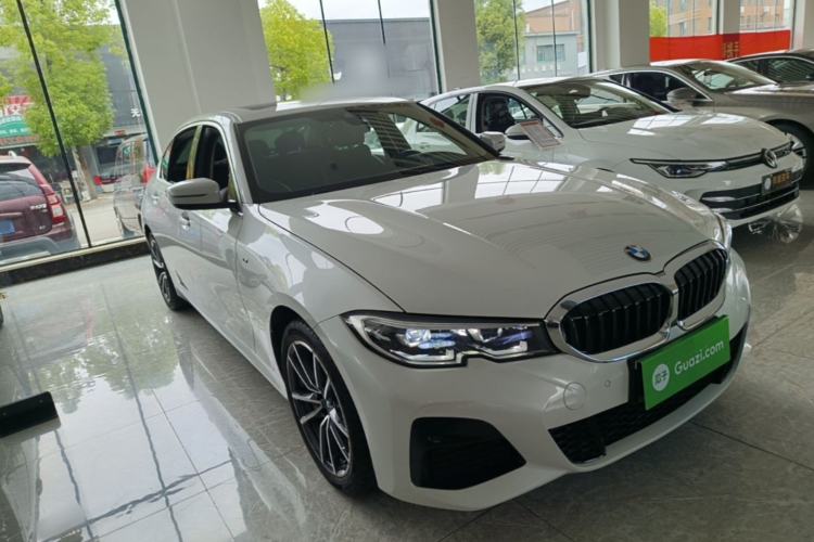 Used BMW 3 Series 2022 325Li M Sport Package Front Right 45 Deg