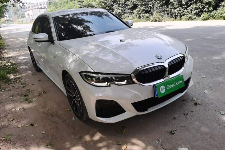 Used BMW 3 Series 2022 320Li M Sport Package Front Right 45 Deg