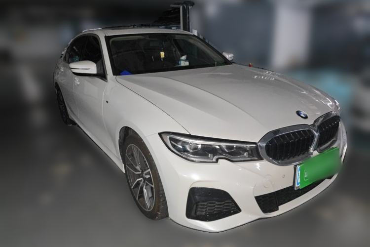 Used BMW 3 Series 2022 320Li M Sport Package Front Right 45 Deg