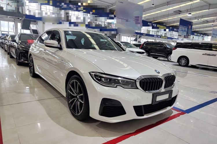 Used BMW 3 Series 2022 320Li M Sport Package Front Right 45 Deg
