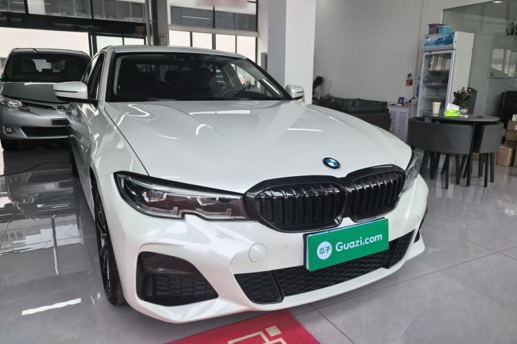 Used BMW 3 Series 2022 325Li M Sport Package Front Right 45 Deg