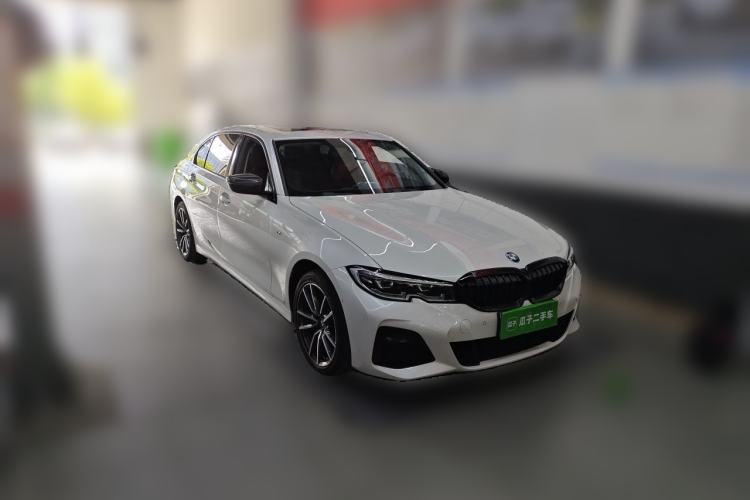 Used BMW 3 Series 2022 320Li M Sport Package Front Right 45 Deg