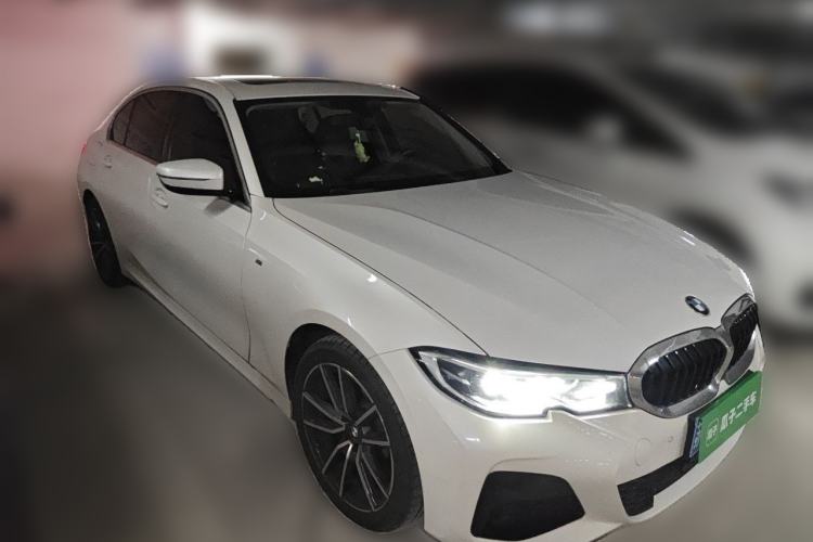 Used BMW 3 Series 2022 320Li M Sport Package Front Right 45 Deg