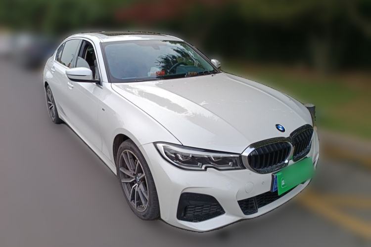 Used BMW 3 Series 2022 320Li M Sport Package Front Right 45 Deg