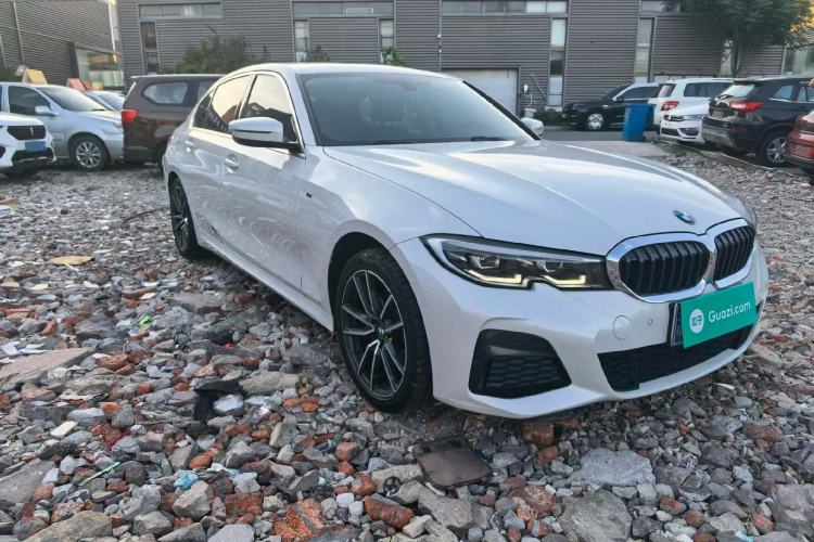 Used BMW 3 Series 2022 320Li M Sport Package Front Right 45 Deg