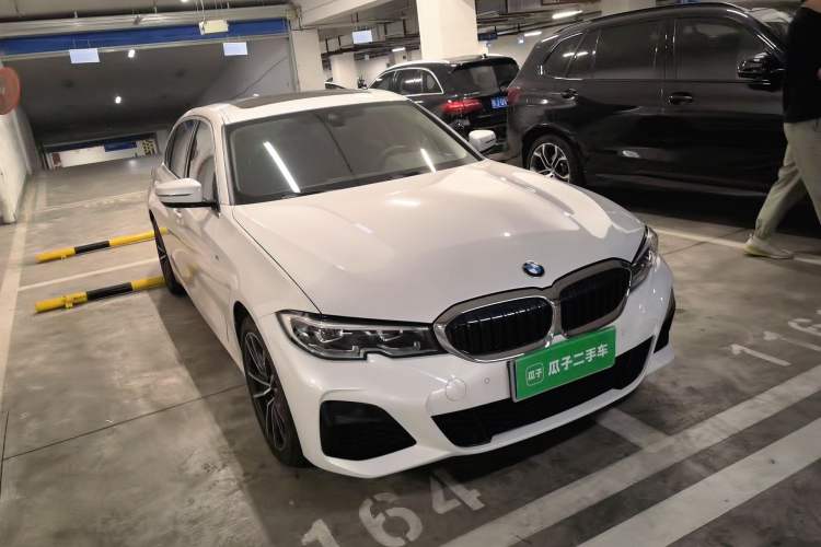 Used BMW 3 Series 2022 Updated 325Li M Sport Package Front Right 45 Deg