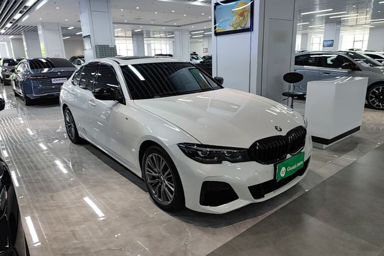 Used BMW 3 Series 2022 325i M Sport Night Edition Package Front Right 45 Deg