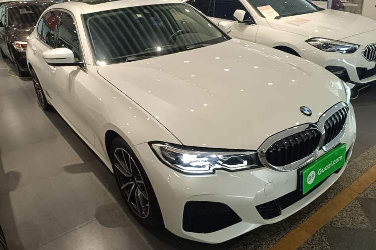 Used BMW 3 Series 2022 325Li M Sport Package Front Right 45 Deg