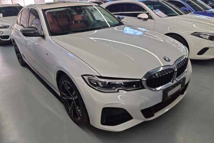 Used BMW 3 Series 2022 325i M Sport Package Front Right 45 Deg