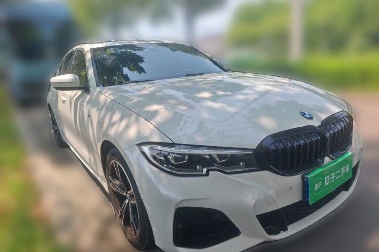 Used BMW 3 Series 2022 Updated 325i M Sport Package Front Right 45 Deg
