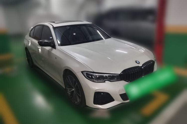Used BMW 3 Series 2022 325i M Sport Package Front Right 45 Deg