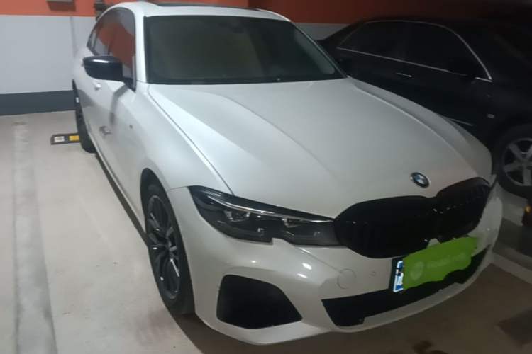 Used BMW 3 Series 2022 325i M Sport Night Edition Package Front Right 45 Deg