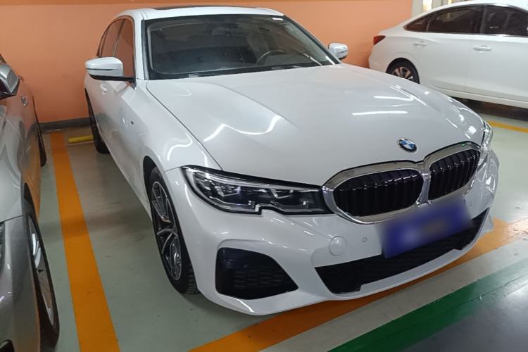 Used BMW 3 Series 2022 320Li M Sport Package Front Right 45 Deg