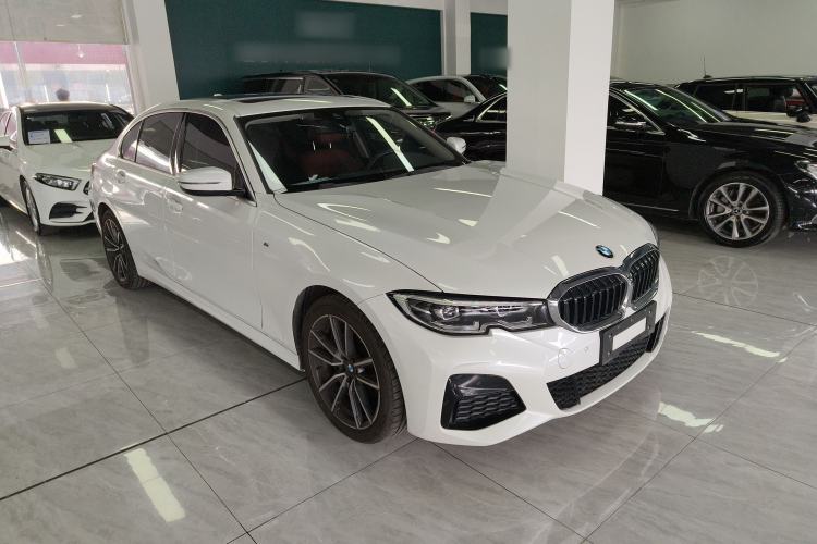 Used BMW 3 Series 2022 325Li M Sport Package Front Right 45 Deg