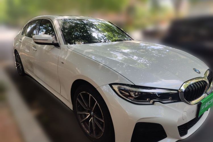 Used BMW 3 Series 2022 325Li M Sport Package Front Right 45 Deg
