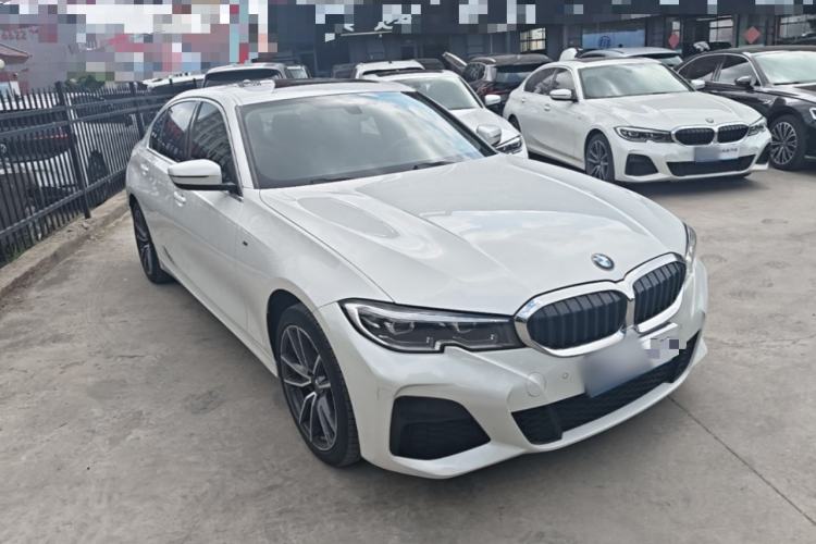 Used BMW 3 Series 2022 320Li M Sport Package Front Right 45 Deg