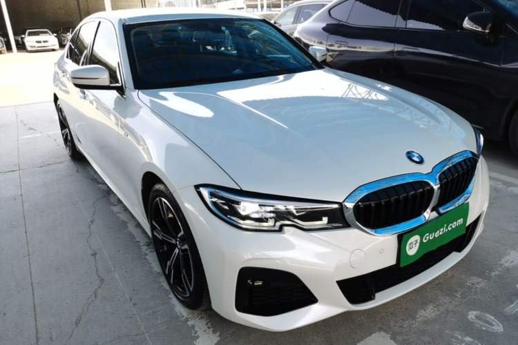 Used BMW 3 Series 2022 325i M Sport Package Front Right 45 Deg