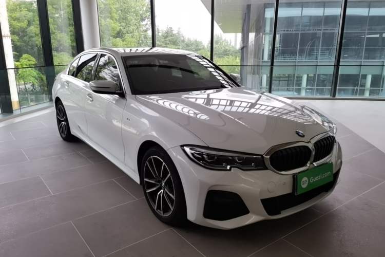 Used BMW 3 Series 2022 320Li M Sport Package Front Right 45 Deg