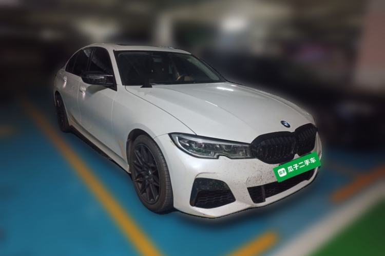Used BMW 3 Series 2022 320i Sport Package Front Right 45 Deg
