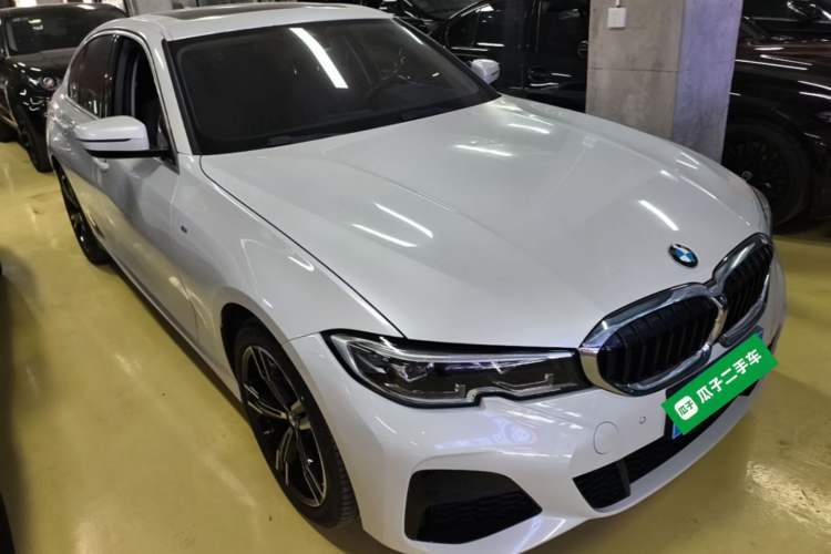 Used BMW 3 Series 2022 325i M Sport Package Front Right 45 Deg