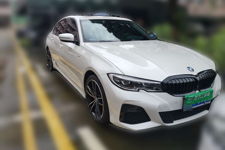 Used BMW 3 Series 2022 320Li M Sport Package Front Right 45 Deg