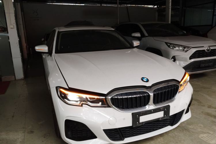 Used BMW 3 Series 2022 325Li M Sport Package Front Right 45 Deg