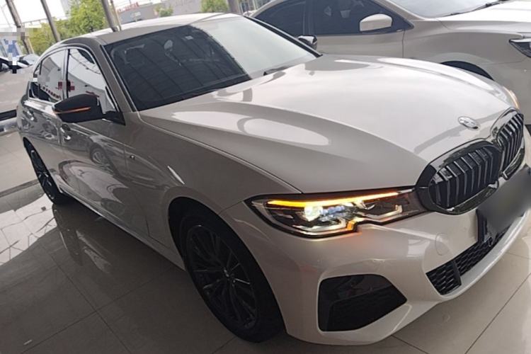 Used BMW 3 Series 2022 Restyled 330Li xDrive M Sport Night Edition Package Front Right 45 Deg