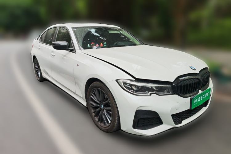 Used BMW 3 Series 2022 325i M Sport Package Front Right 45 Deg