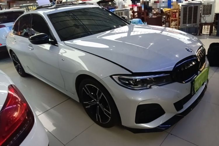 Used BMW 3 Series 2022 Updated 325i M Sport Package Front Right 45 Deg