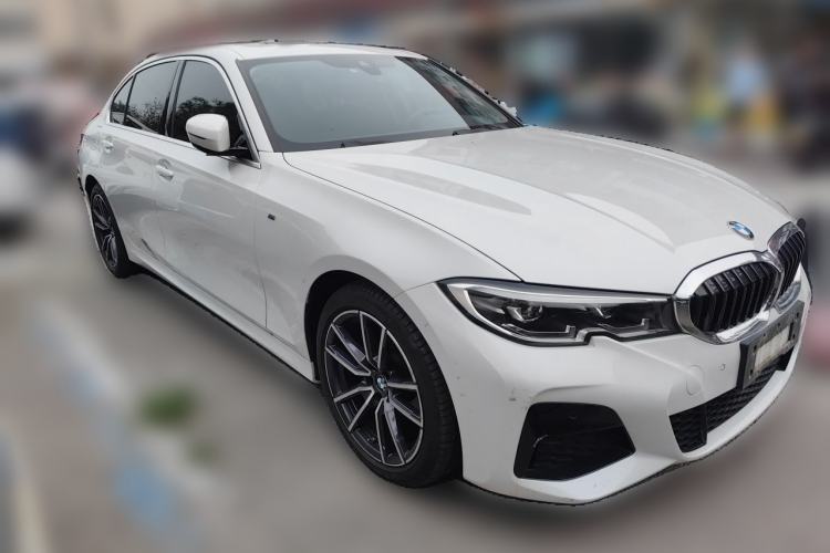 Used BMW 3 Series 2022 325Li M Sport Package Front Right 45 Deg