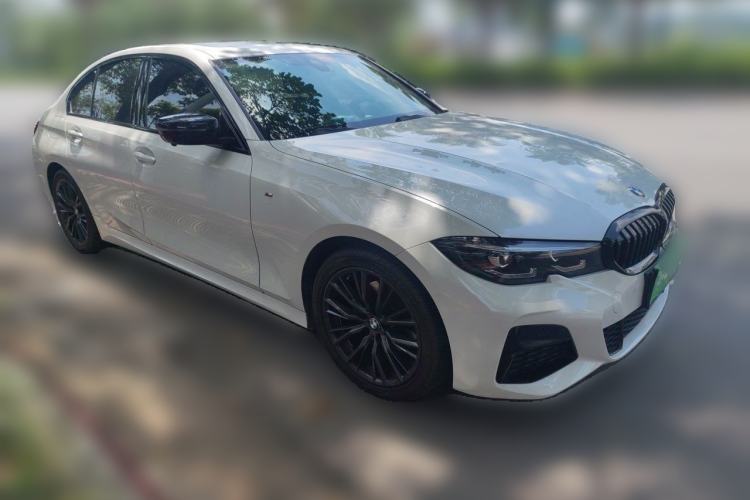 Used BMW 3 Series 2022 325i M Sport Night Edition Package Front Right 45 Deg