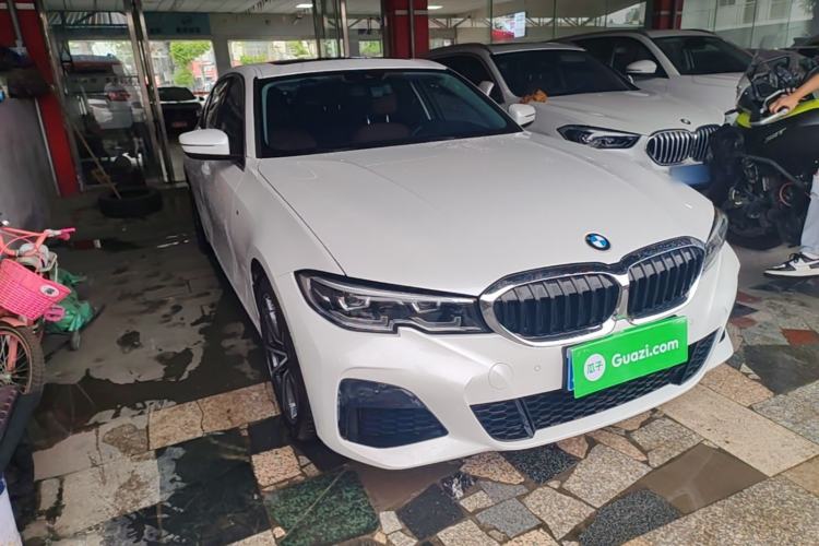Used BMW 3 Series 2022 325Li M Sport Package Front Right 45 Deg