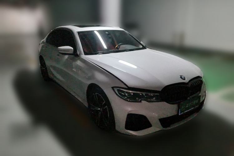 Used BMW 3 Series 2022 325i M Sport Package Front Right 45 Deg