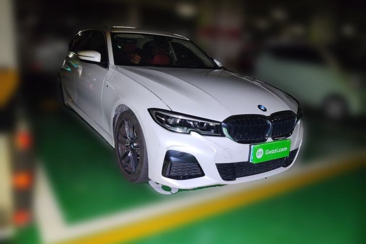 Used BMW 3 Series 2022 325Li M Sport Package Front Right 45 Deg
