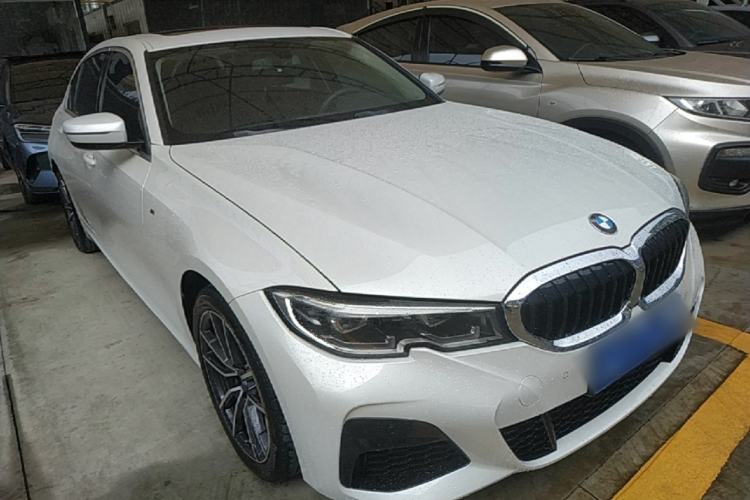 Used BMW 3 Series 2022 320Li M Sport Package Front Right 45 Deg