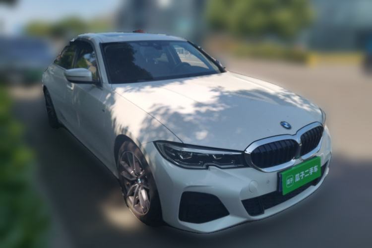 Used BMW 3 Series 2022 325Li M Sport Package Front Right 45 Deg