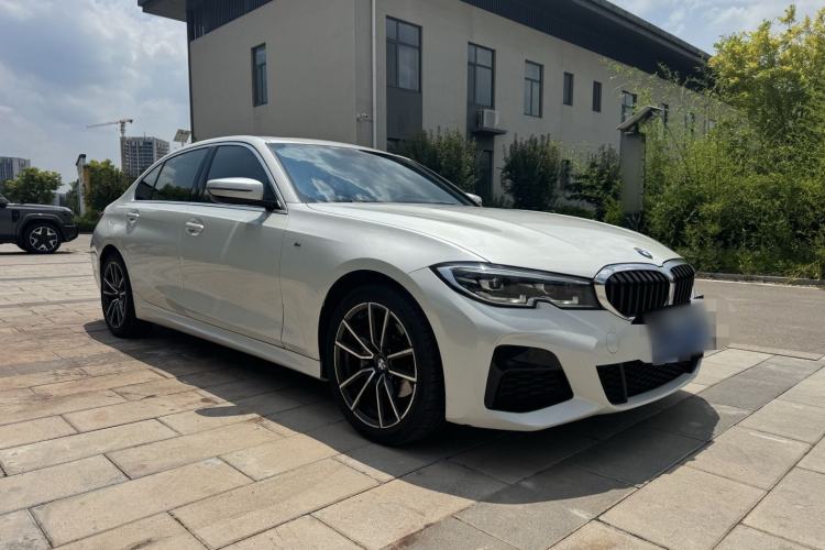 Used BMW 3 Series 2022 320Li M Sport Package Front Right 45 Deg