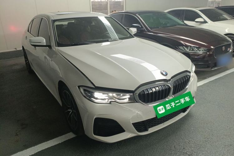 Used BMW 3 Series 2022 320Li M Sport Package Front Right 45 Deg
