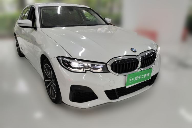 Used BMW 3 Series 2022 320Li M Sport Package Front Right 45 Deg