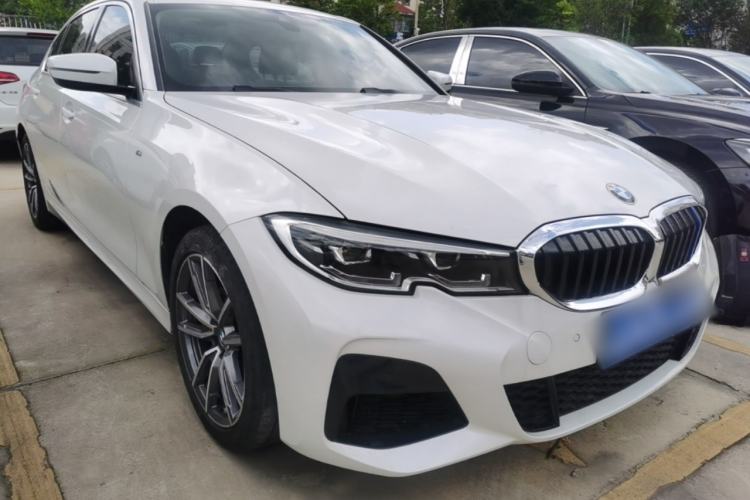 Used BMW 3 Series 2022 325Li M Sport Package Front Right 45 Deg
