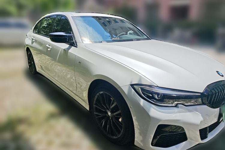 Used BMW 3 Series 2022 Revised 325i M Sport Night Edition Package Front Right 45 Deg