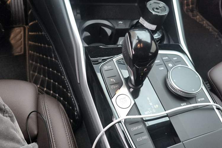 Used BMW 3 Series 2022 Updated 320i Sport Package Gear Lever