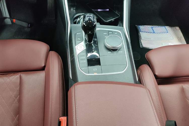 Used BMW 3 Series 2022 Updated 325i M Sport Package Gear Lever