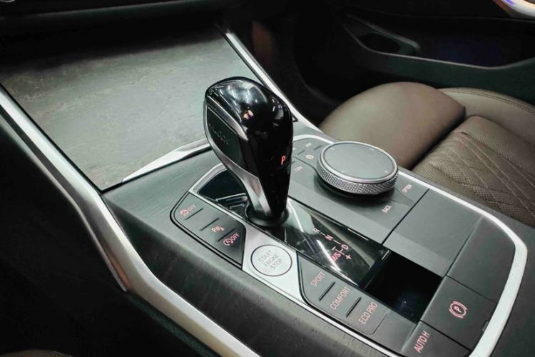 Used BMW 3 Series 2022 325i M Sport Package Gear Lever