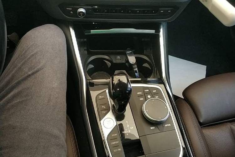 Used BMW 3 Series 2022 320Li M Sport Package Gear Lever